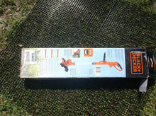GH900 Black & Decker 14" Corded Electric String Trimmer / Edger