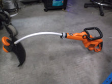 Black+Decker GH3000 High Perf 14-Inch 7.5-Amp Electric Curved String Trimmer