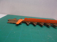 Black & Decker BEHTS300 20-Inch 3.8-Amp Electric Saw Blade Hedge Trimmer