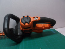 Black & Decker BEHTS300 20-Inch 3.8-Amp Electric Saw Blade Hedge Trimmer