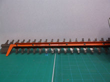 Black & Decker BEHTS300 20-Inch 3.8-Amp Electric Saw Blade Hedge Trimmer 32X9X10