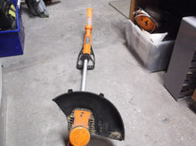 Black & Decker GH900 14-Inch 6.5-Amp Electric String Trimmer / Edger 38x8x12