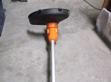 Black & Decker GH900 14-Inch 6.5-Amp Electric String Trimmer / Edger 38x8x12