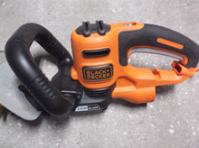Black & Decker BEHTS300 20-Inch 3.8-Amp Electric Saw Blade Hedge Trimmer