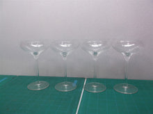 Set of 4 cocktail clear glasses