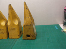 lot of 5 Excavator Bucket Tiger Rock Tooth Fits CAT J250 Series- 9w8259