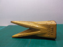 Aftermarket tooth 1010708 twin tiger tooth