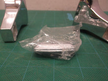 MOEN- P5050 Toilet Paper Holder Chrome Silver***missing tube roll***