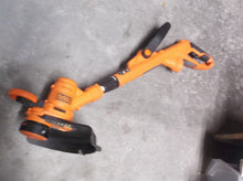 Black & Decker GH900 14-Inch 6.5-Amp Electric String Trimmer / Edger 38x8x12