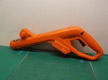 Upper housing w springs buttons off B&D LST220 20V 12 Inch Trimmer/Edger