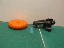 Wheel, Edging 90578868 Housing Wheel 90585665 off B&D GH3000 Trimmer/Edger