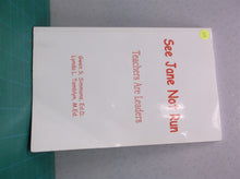 See Jane Not Run: Teachers Are Leaders by Gwen S. Simmons (English)Paperback