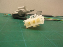 Washing Machine Lid Switch (Fits most washing machines)