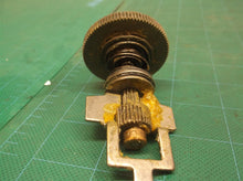 211016-2 B Bearing, 226233-1 Spur Gear, 226062-2 Gear off a Makita 6095d DRILL