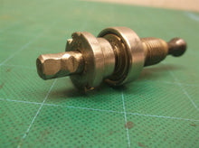 605256-01 Reverse Thread Screw & 392095-00 Spindle Assy w GRINDING Dewalt DW959