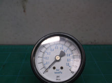 Pressure gauge 0-15 psi 0-1 kPa bar made in Holland