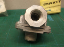 MAXITROL Gas Regulator RV47AL 3/8" Propane 1/2 psig 3.8-4.3" Pressure