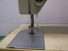 Sears Kenmore 5186 Domestic Sewing Machine 158.13180 w/ Foot Pedal & Case