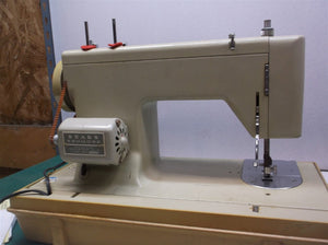 Sears Kenmore 5186 Domestic Sewing Machine 158.13180 w/ Foot Pedal & Case