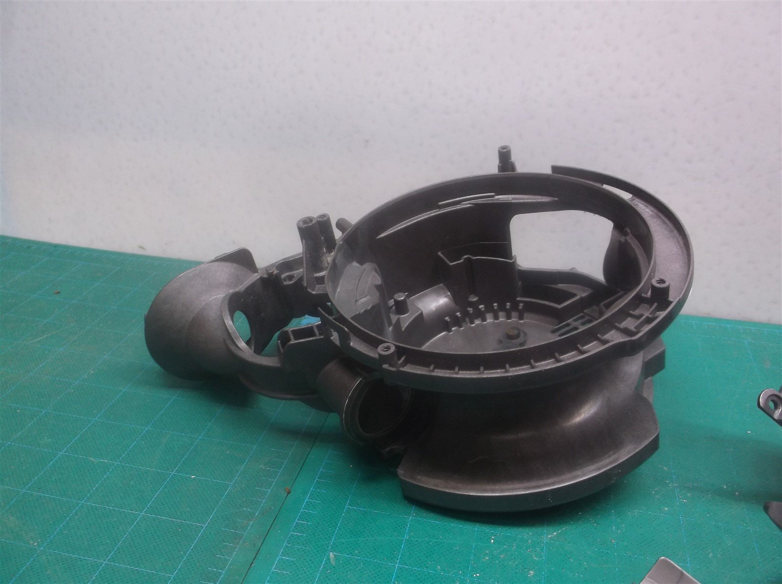 Dyson DC47 Motor with Bucket Service Assembly - Thumbnail 4