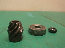 604484-00 + N095840 + N214432 Nut Pinion & Bearing off DeWALT DWE4011 Grinder