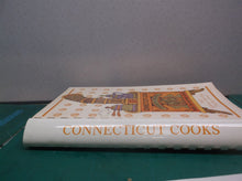 CONNECTICUT COOKS: FAVORITE RECIPES FROM NUTMEG STATE By Naiad Einsel EXCELLENT