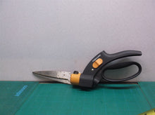 Shear Ease Grass Shears Fiskars