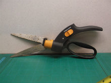 Shear Ease Grass Shears Fiskars
