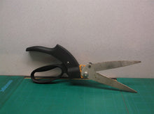 Shear Ease Grass Shears Fiskars