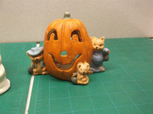 lot of 4 Halloween decorations