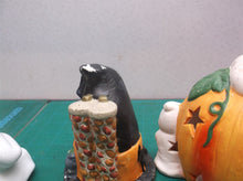 lot of 4 Halloween decorations