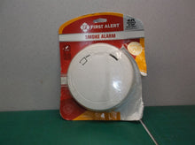First Alert 10-Year battery Operated Photoelectric Sensor Smoke Detector