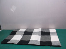 Set of 2 zippered 19.5 x 11.5 pillow cases