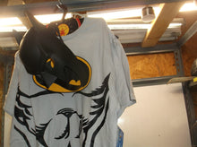 Batman T-Shirt Adult Costume Kit size large