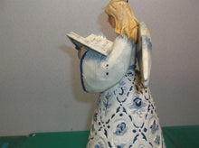 Jim Shore Heartwood Creek Angel 114402 Lord is Near to All Who Call On Him ds1