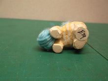 Eddie Walker Figurine Cat w Yarn Ball ds1