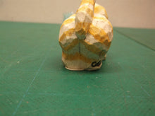 Eddie Walker Figurine Cat w Yarn Ball ds1