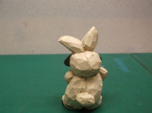 Eddie Walker Figurine Bunny w Flowers ds1