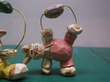 3 Eddie Walker Figurine Bunnies with eggs Sitting ds1