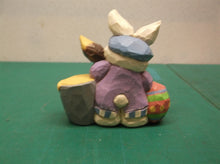 Eddie Walker Figurine Bunny Egg Painter ds1