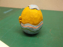 Eddie Walker Figurine Chick Egg Blue ds1