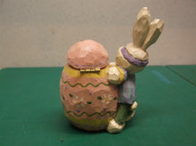 Eddie Walker Figurine Bunny Chick in the Egg Box ds1