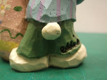 Eddie Walker Figurine Bunny Chick in the Egg Box ds1