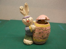 Eddie Walker Figurine Bunny Chick in the Egg Box ds1