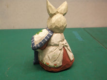 Eddie Walker Figurine Mother Bunny Carrot Blanket ds1
