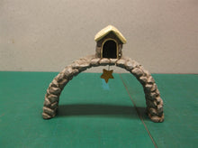 Eddie Walker Figurine Stone Arch Cover w Star ds1