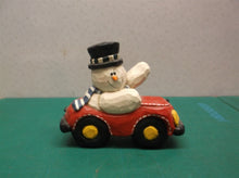 Eddie Walker Figurine Snowman Toy Car ds1