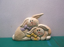 Eddie Walker Figurine Bunnies w Bow ds1