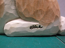 Eddie Walker Figurine Bunnies w Bow ds1