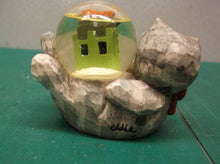 Eddie Walker Figurine Cat Fish bowl Globe ds1